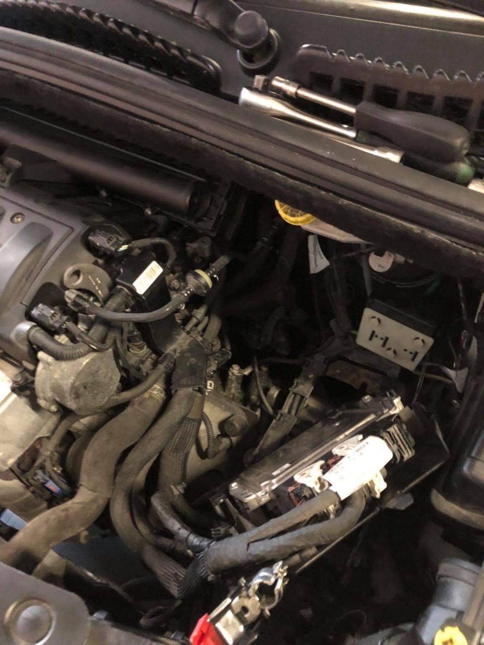 Заміна термостата Citroen c3 Picasso 3