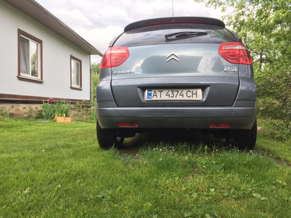 Поставив Диски R17 4x108 ET26 7,5j x 17h2 dia65,1 4