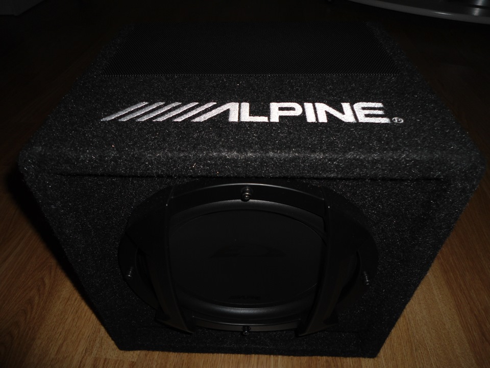 Активний сабвуфер Alpine SWE-815 2