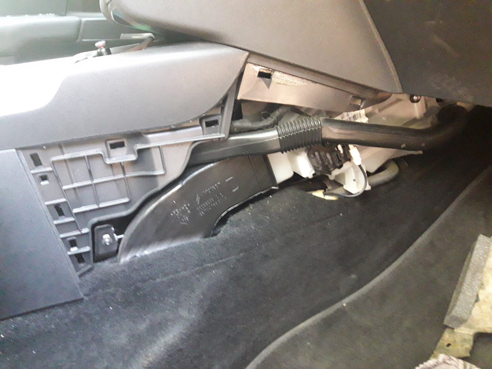 Очищення випарника кондиціонера Citroen C4 B7 4