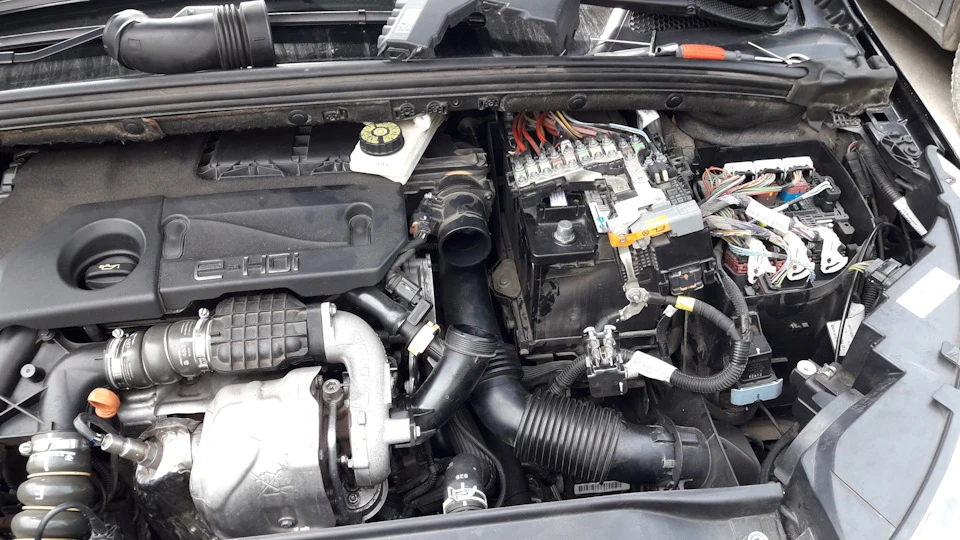 Заміна акумулятора Citroen c4 b7