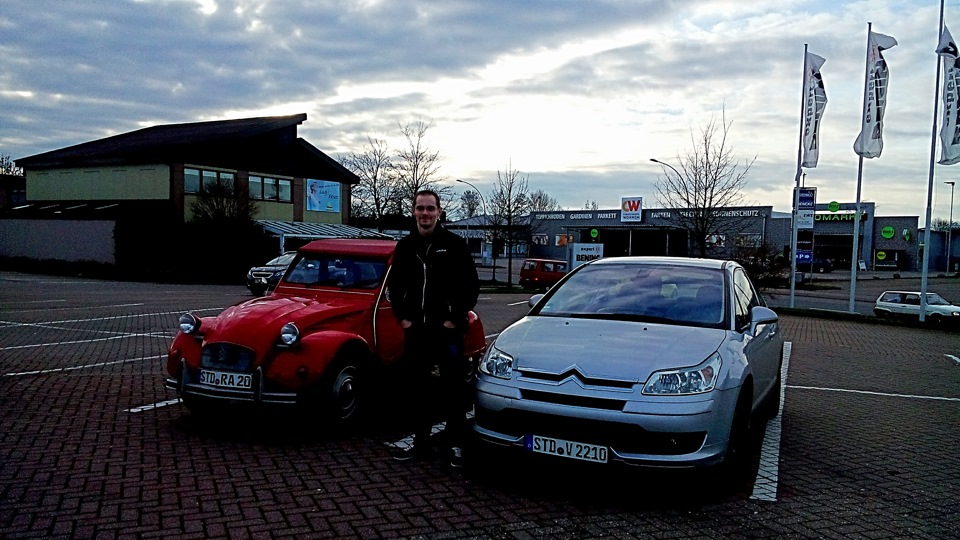 Зустріч дідуся з онуком або 2CV vs C4 3