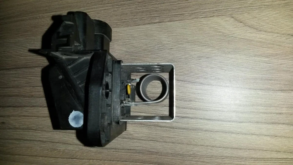 Що таке помилка P0493 і з чим її їдять?