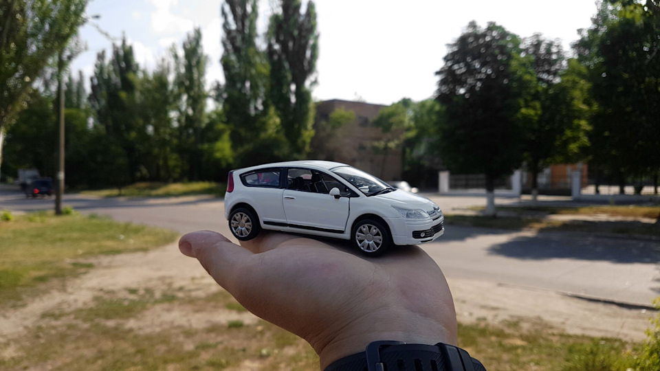 Маленький Citroen C4 1