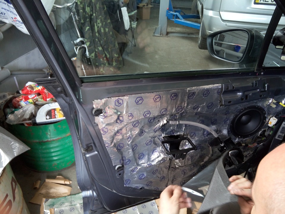 Нічого незвичайного, просто якісна шумка дверей 4