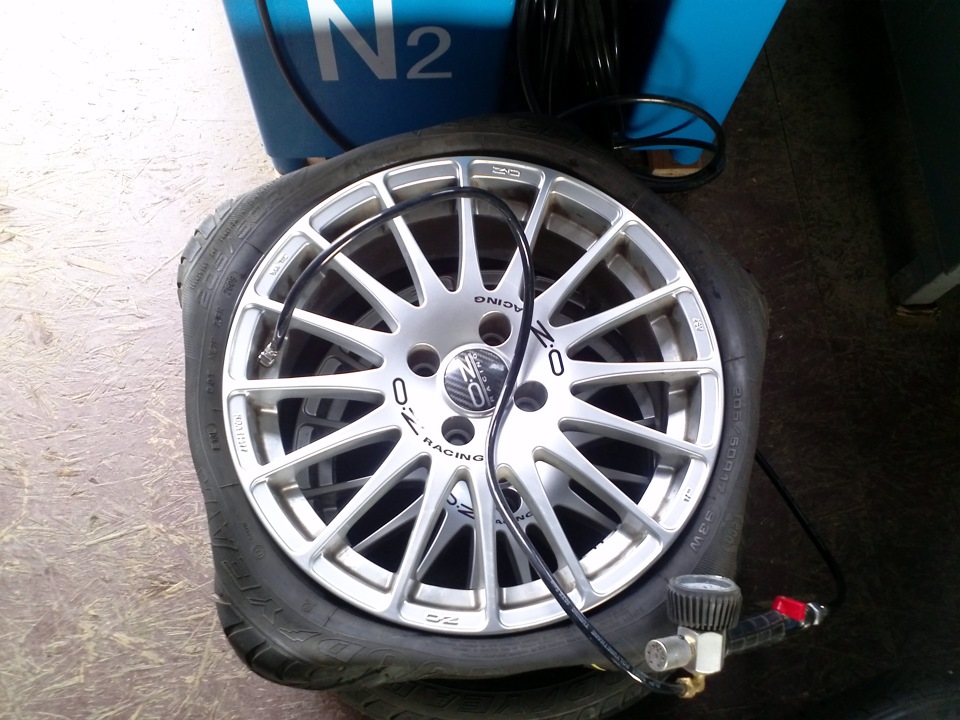 OZ SUPERTURISMO GT R17 4*108 ET 26 4