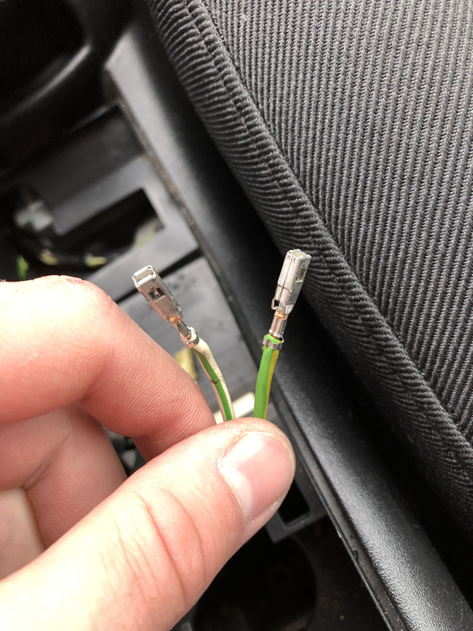 Заміна розетки на 12В, установка USB, розпинання. 5