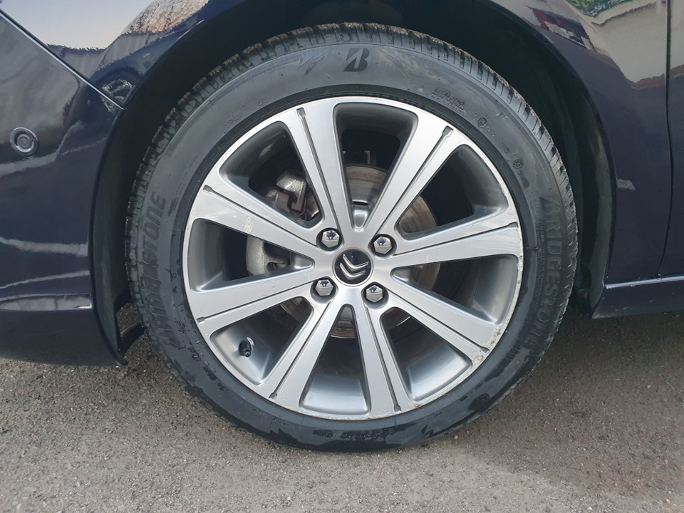 Зима на Bridgestone Blizzak LM005 215/50 R17 95V XL 5