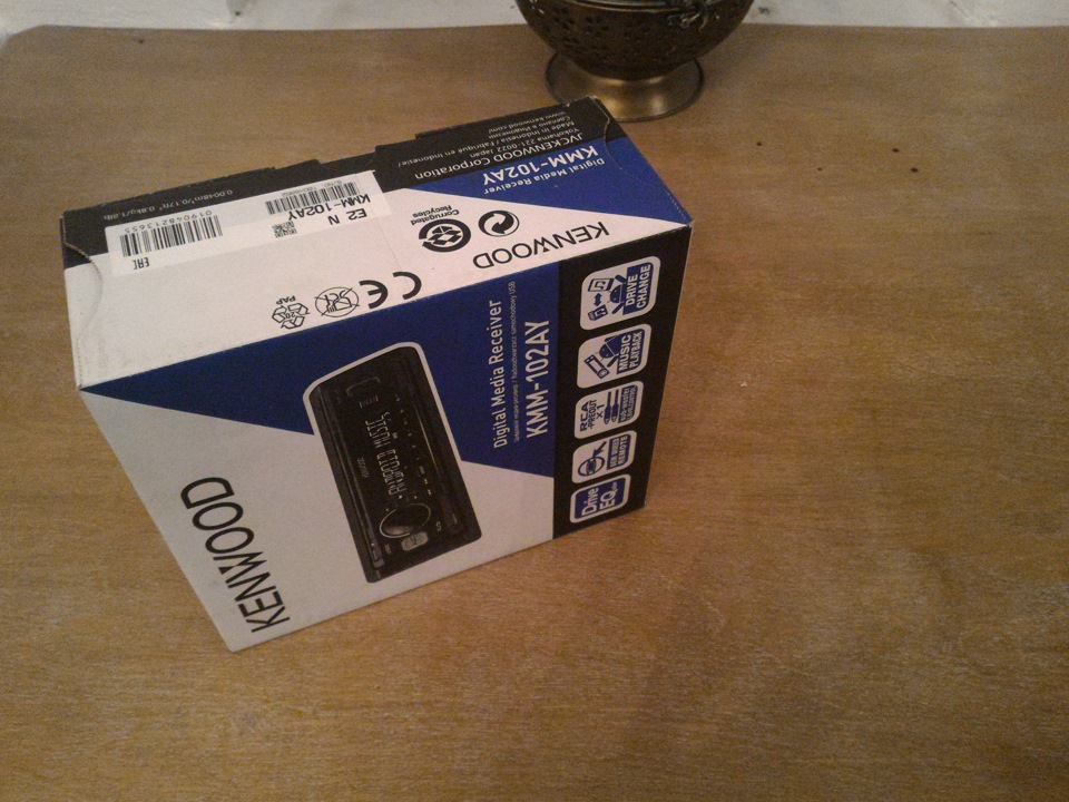 Розпакування Kenwood KMM-102AY 1