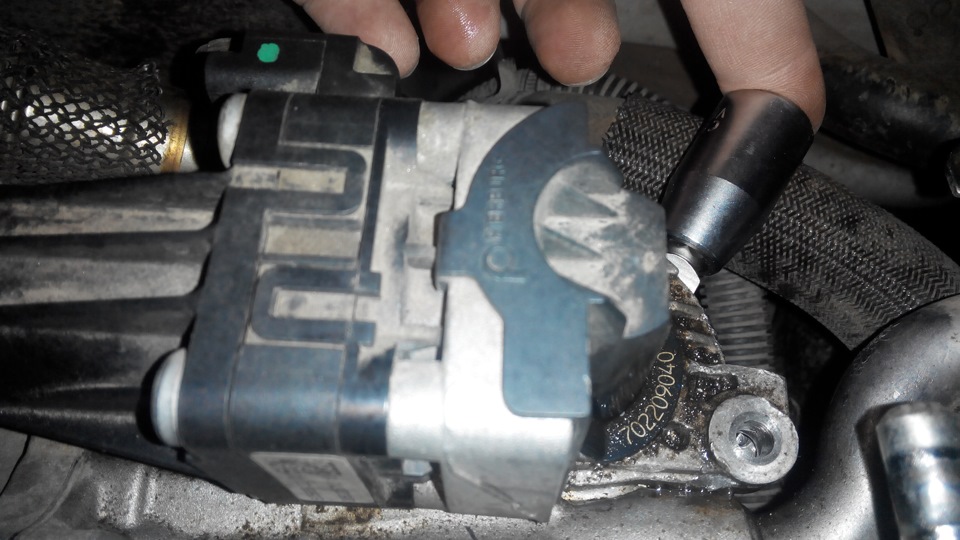 Зняття та чищення EGR на Citroen C4 (B7) 2