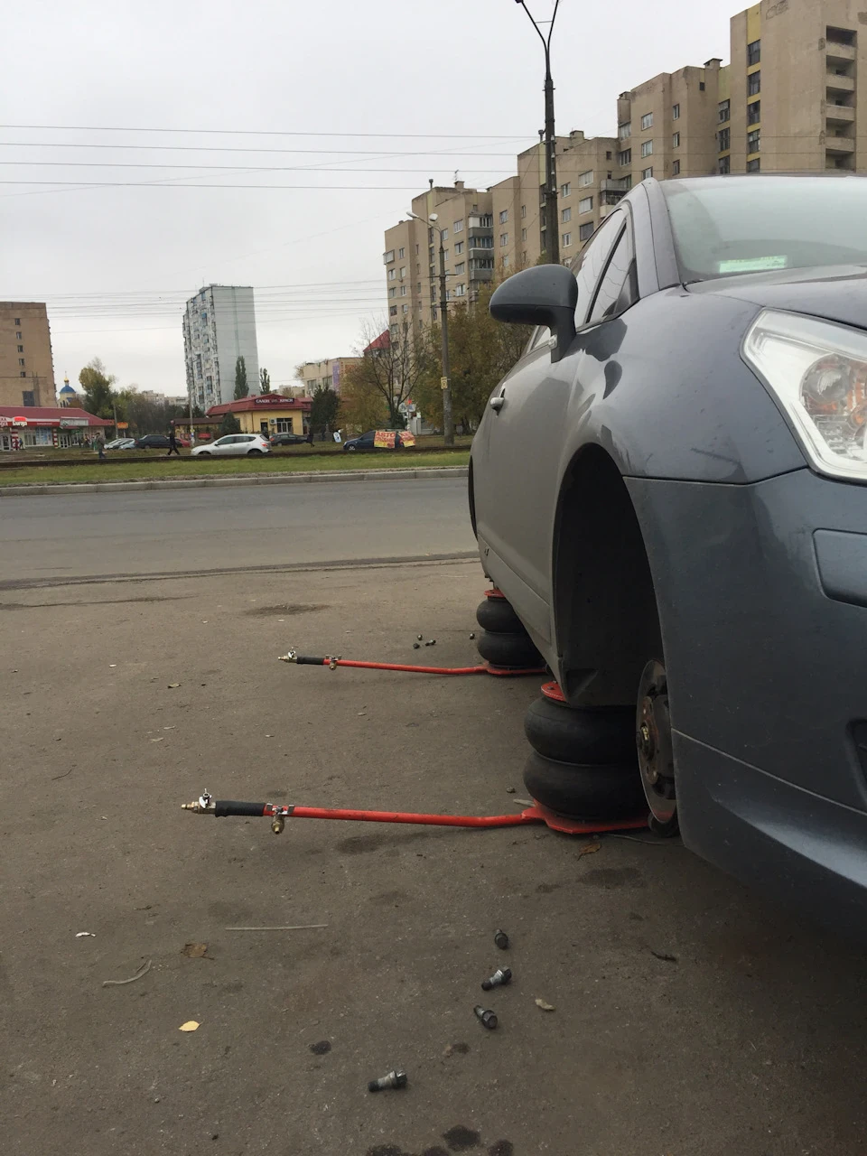 Перевзуття на зиму. Майже шипи