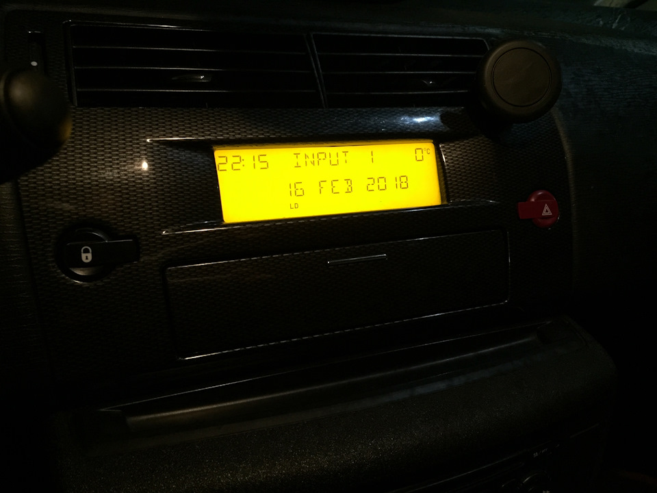 Зручний AUX у Citroen C4 1