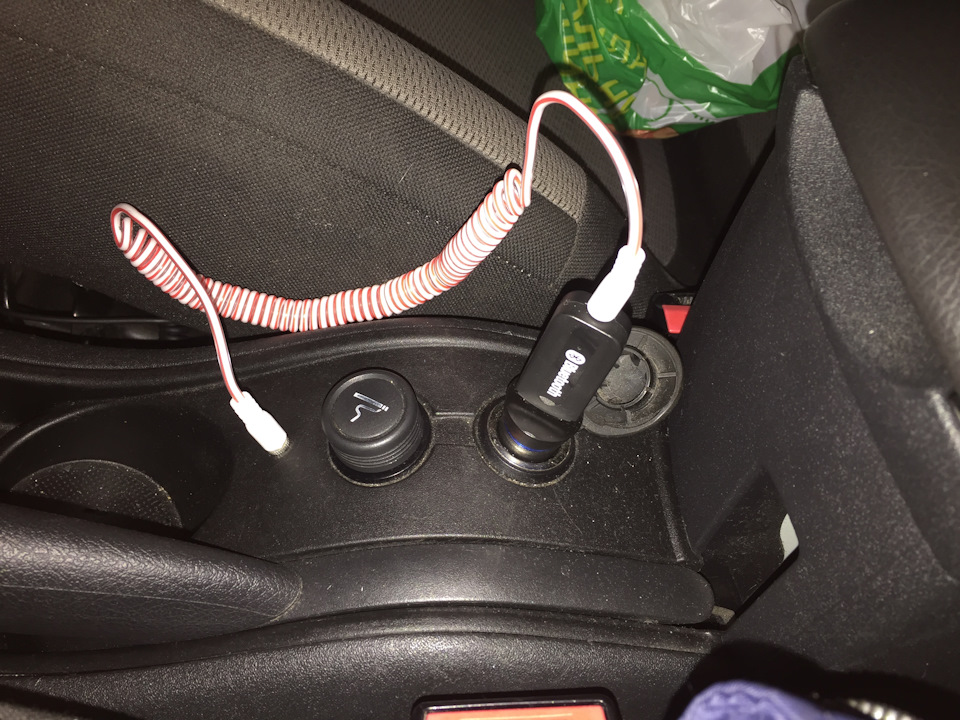 Зручний AUX у Citroen C4 3