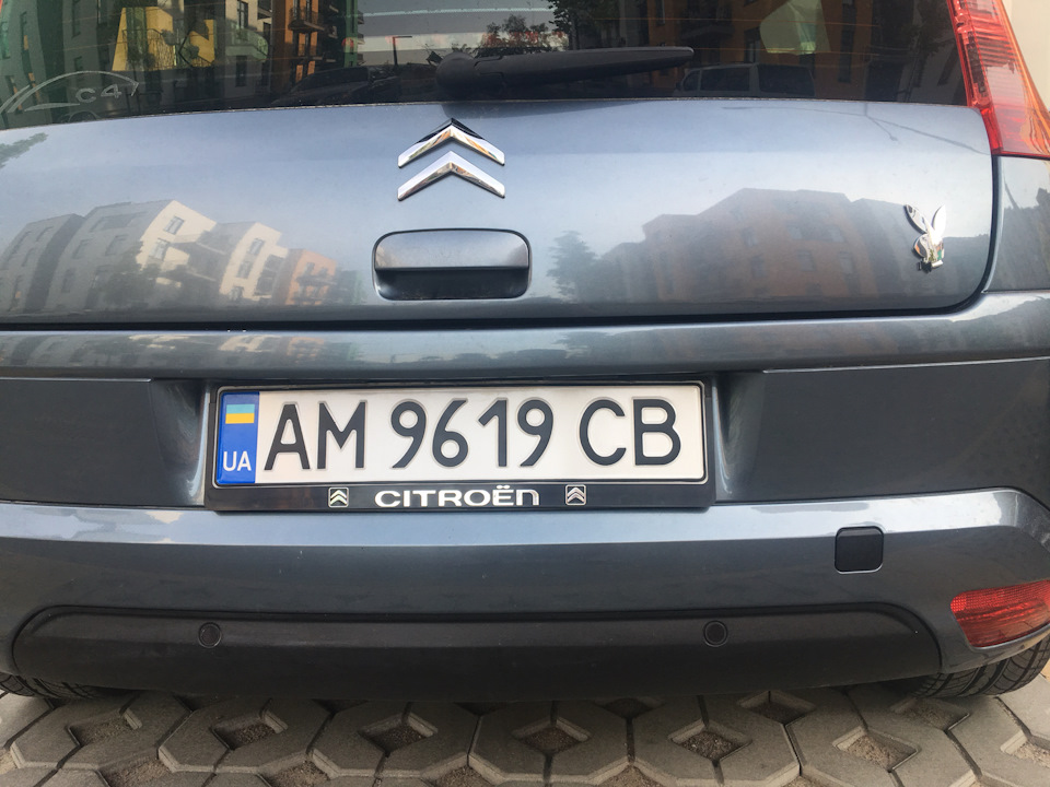 Встановлення номерних рамок із символікою Citroen + приємна дрібниця 2