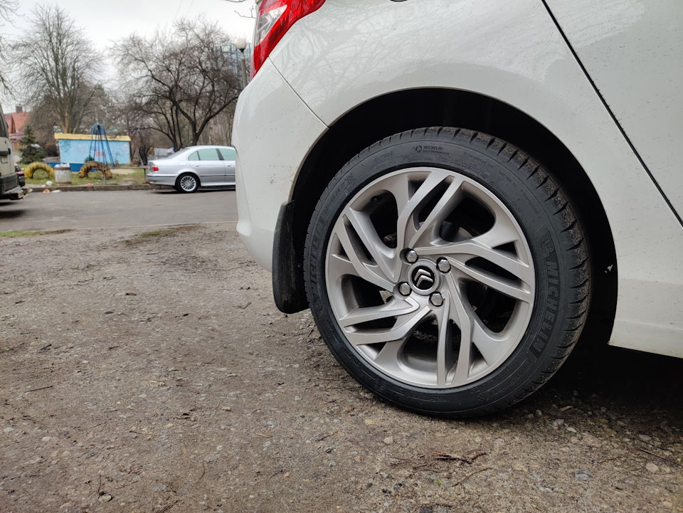 Купив тапки на літо Michelin Sport Pilot 4 225/45 ZR17 3