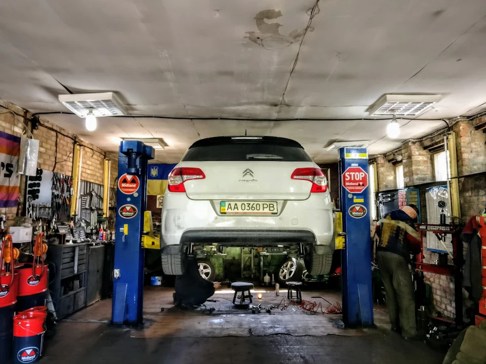 Заміна всієї підвіски по колу! (Набридло торохтіння)