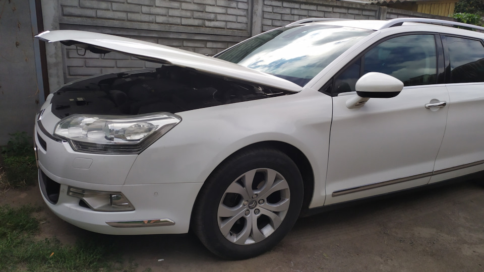 Газовий упор капота. 1