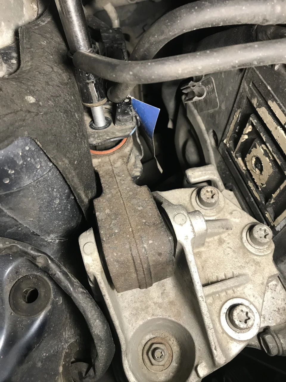 Заміна подушки двигун Citroen C5 1.6HDI