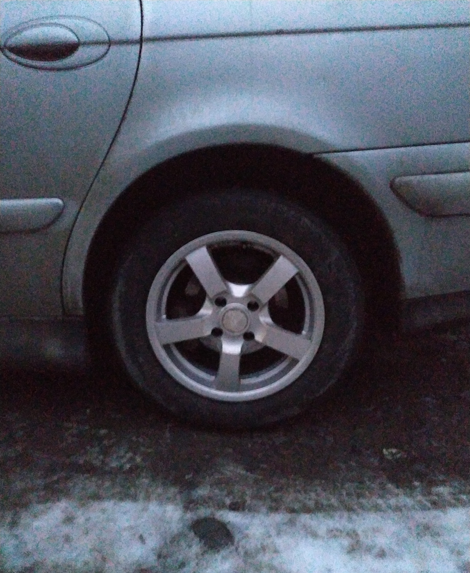 Японські литі диски Raze R15 4x108 4