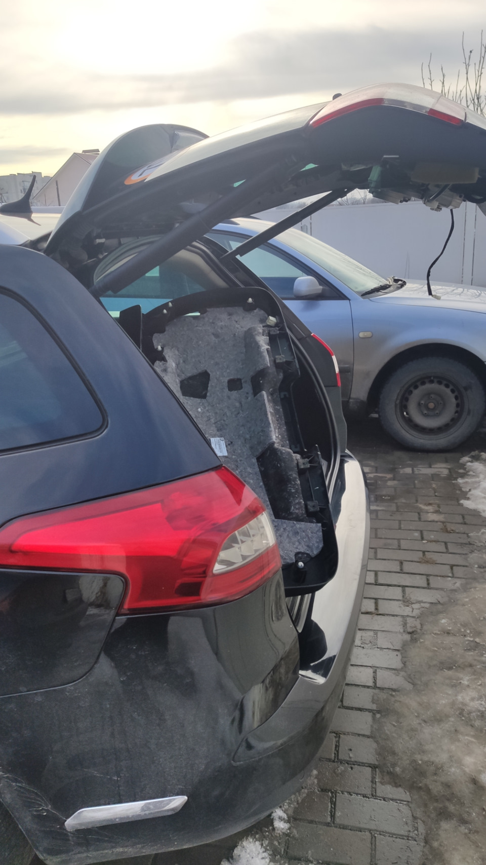 Електропривод кришки багажника 1
