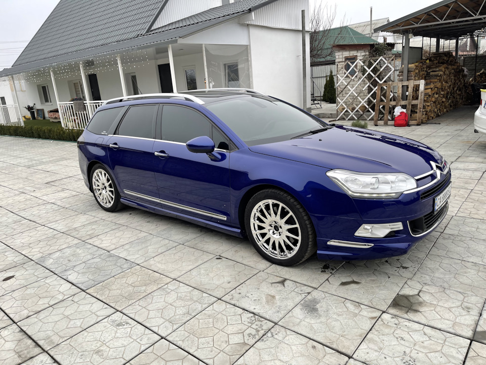 Carlsson продається) 2
