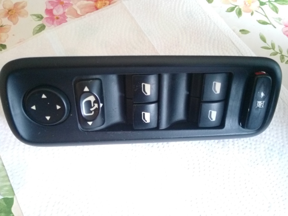 Ремонт блоку керування склопідйомниками Citroen c8 Peugeot 807 1