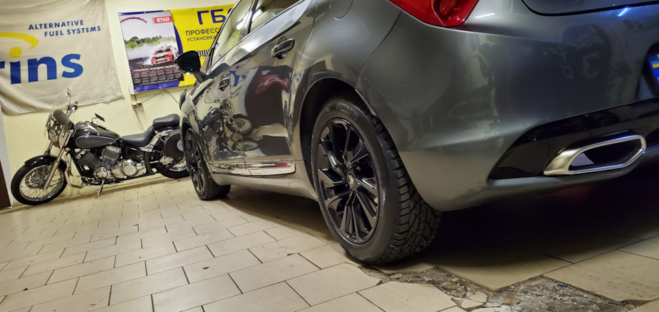 Зимові Колеса R17 215 55 ds5 5