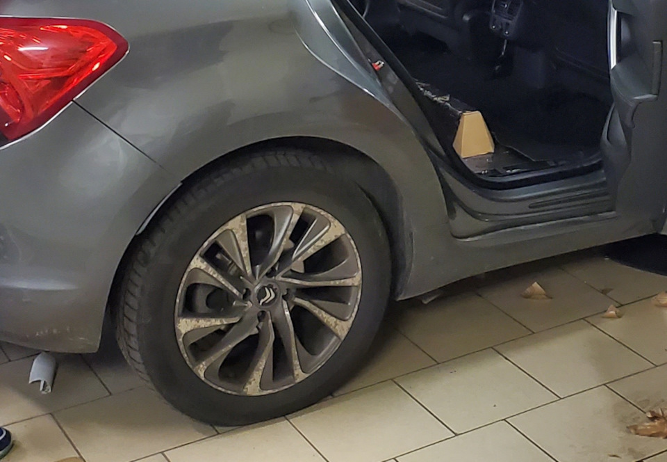 Зимові Колеса R17 215 55 ds5 1