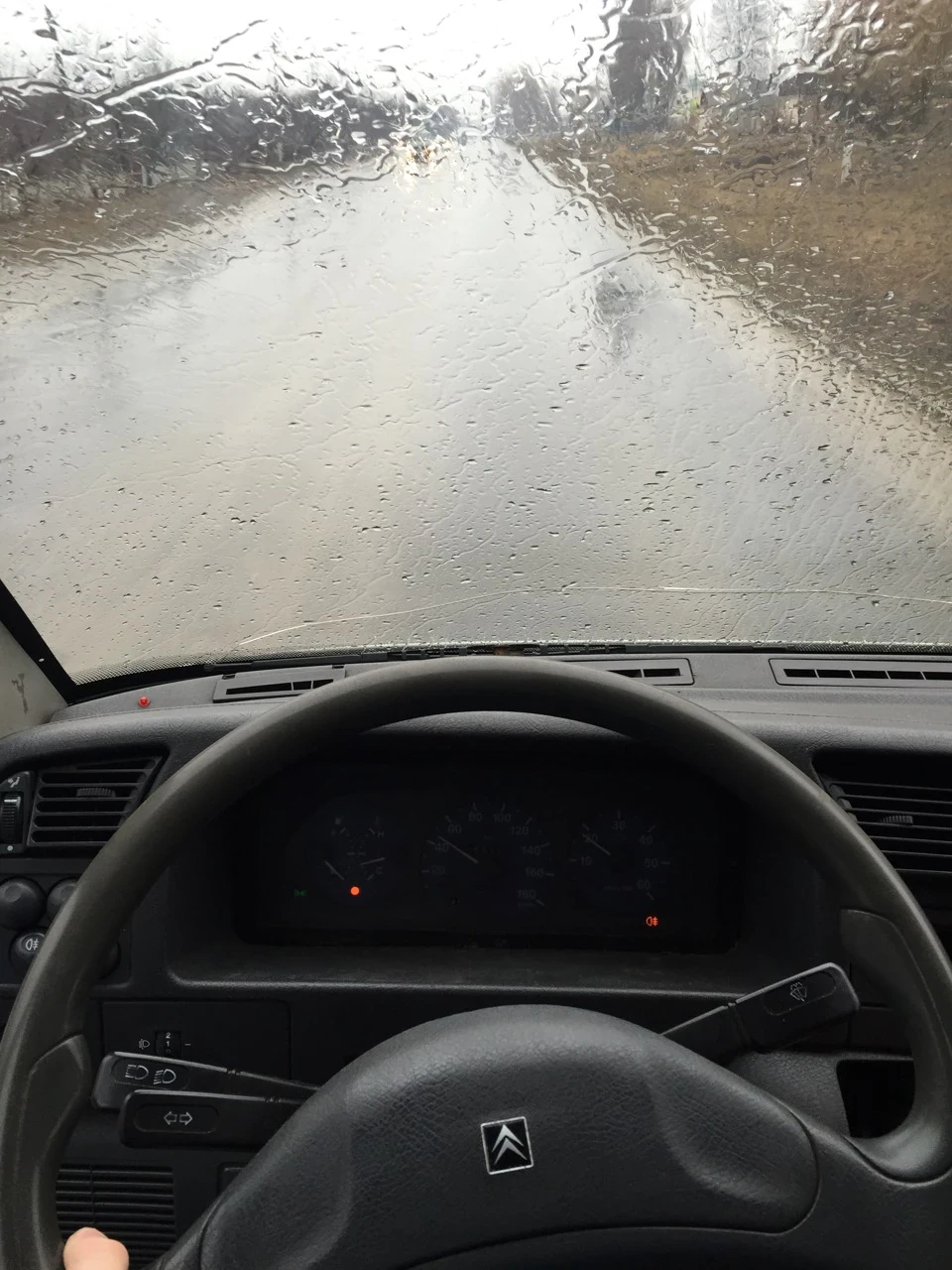 Зламався моторчик двірників