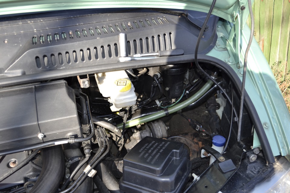 Настав час заміни масла! Total Quartz 7000 10W40 Diesel 3