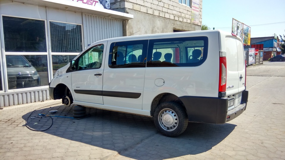 Купив літні шини Lassa Impetus Revo 215/60 R16 2