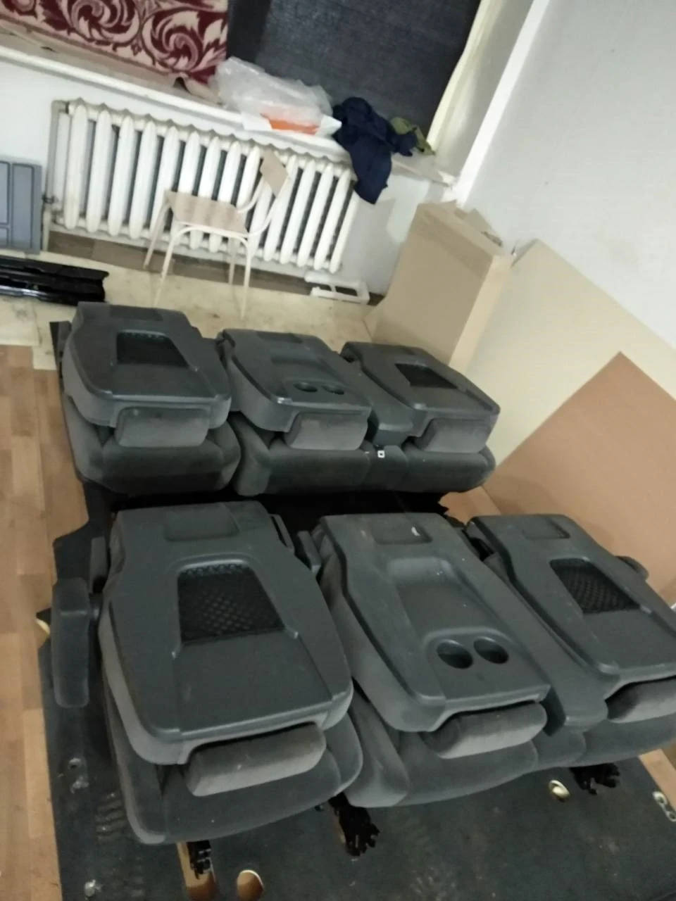 Купив правий передній замок. Купив оригінальні сидіння, підлогу. Продаю сидіння ті, що були