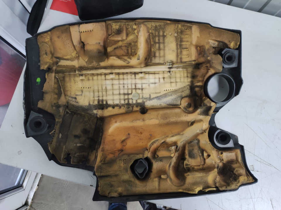 Накладка на двигун Renault 3