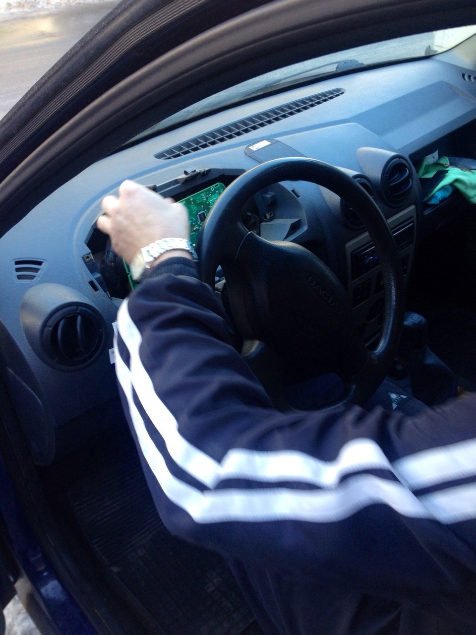 Активація логанівського бортового комп'ютера 4