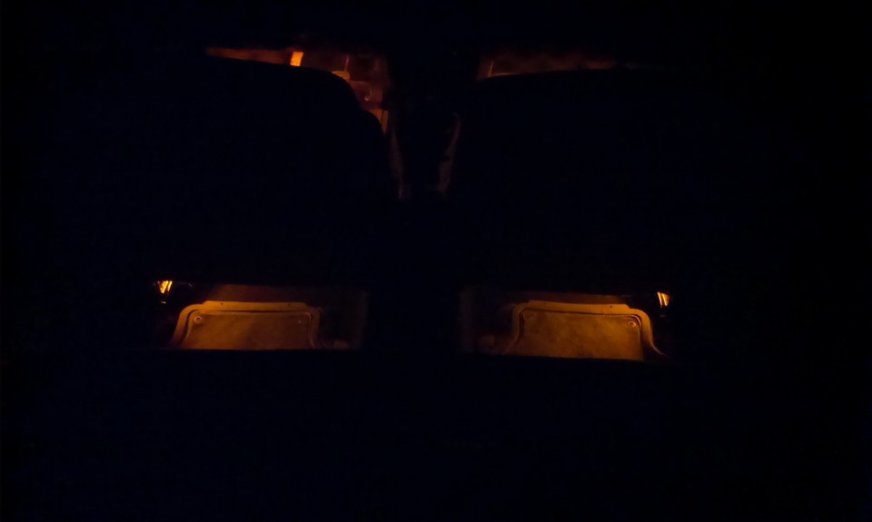 Підсвічування ніг у Logan. Частина 3. Фото вночі 3