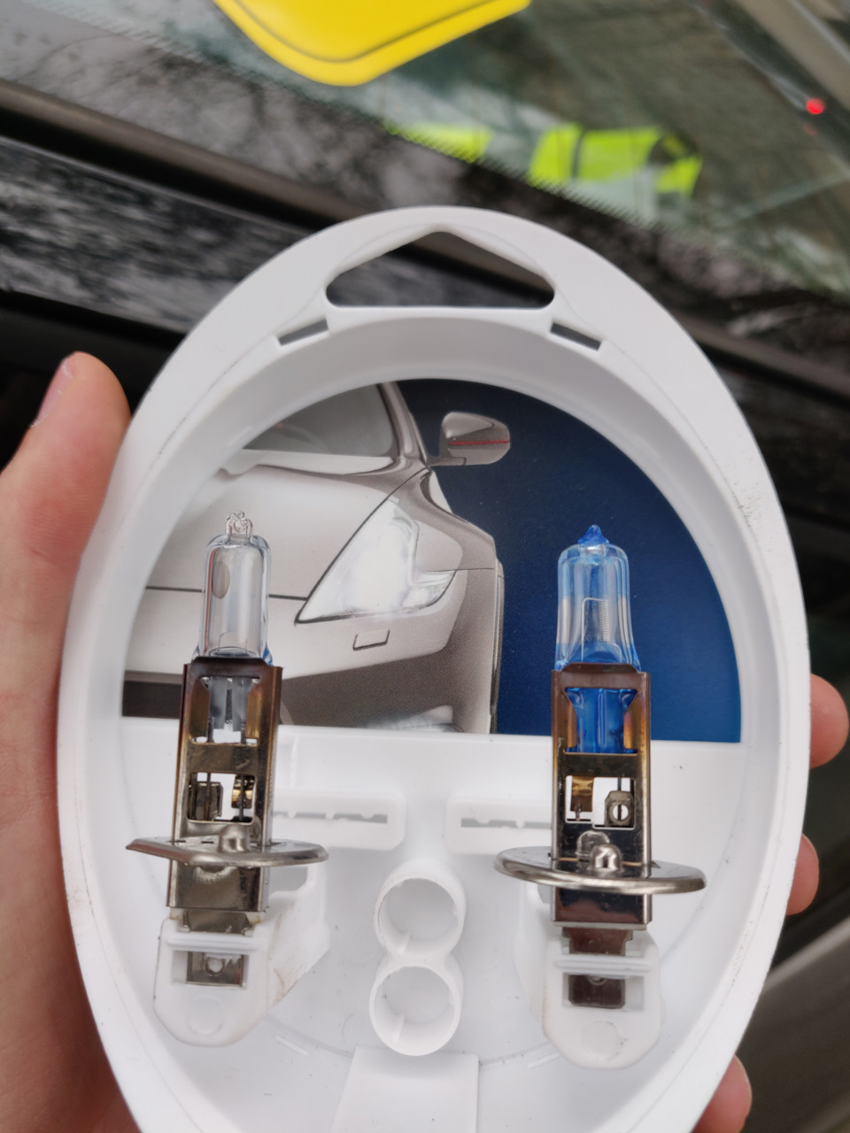 Заміна ламп ближнього світла на PHILIPS H1 Diamond Vision 5000K 1