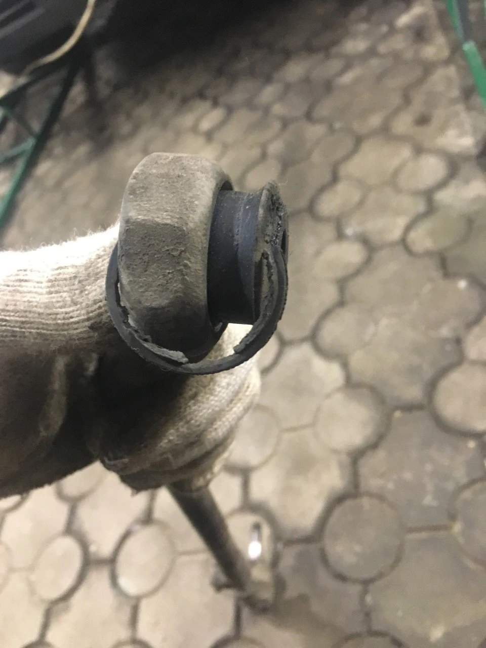 Змінив кермові наконечники…)))