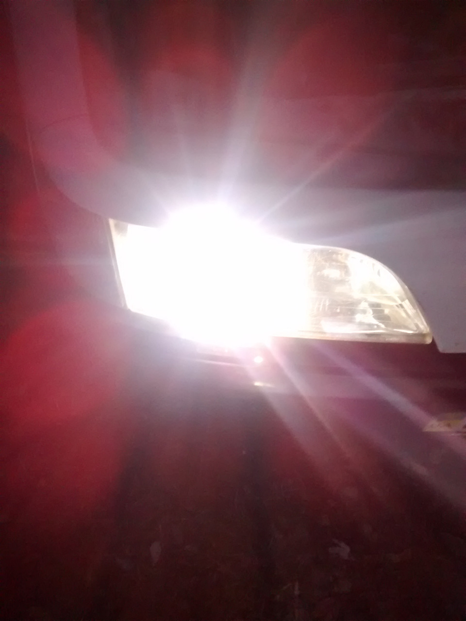 LED у ближнє та дальнє світло. 4