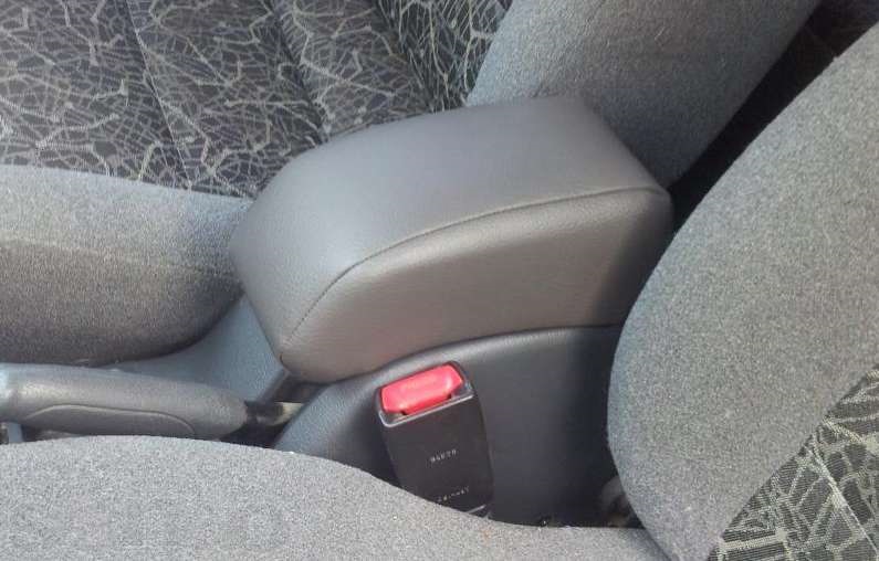 Підлокітник на Daewoo Lanos 1