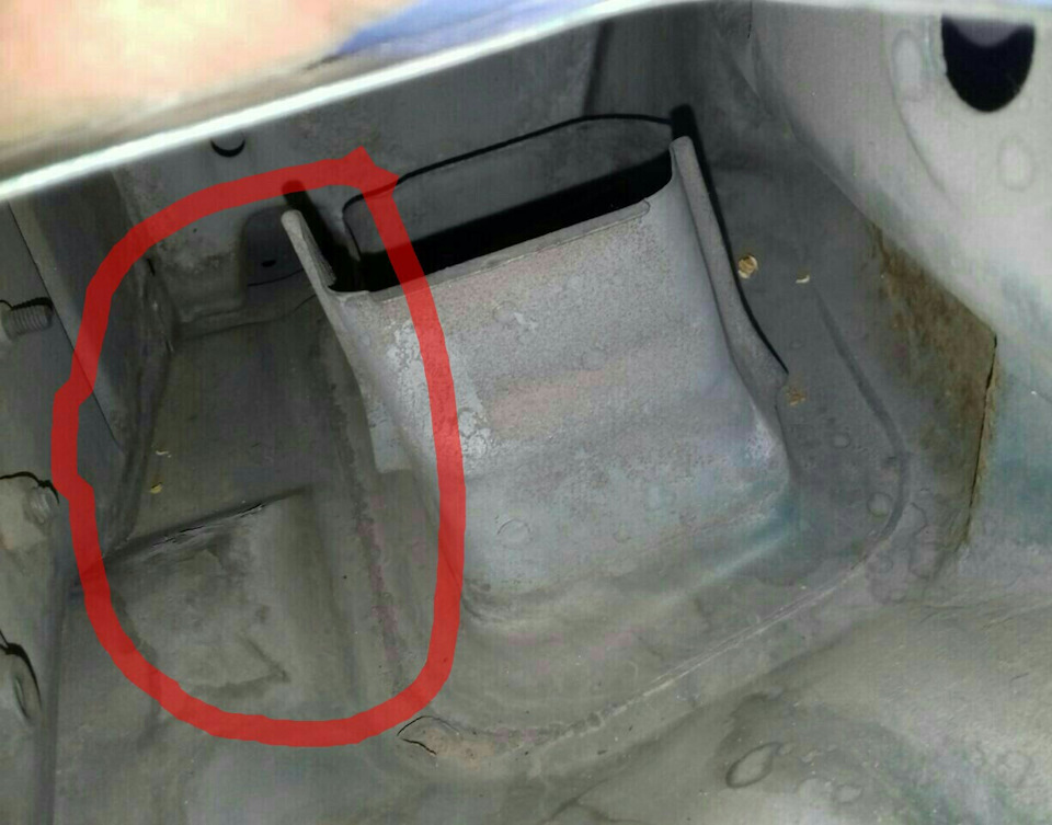 Вода в салоні. 1
