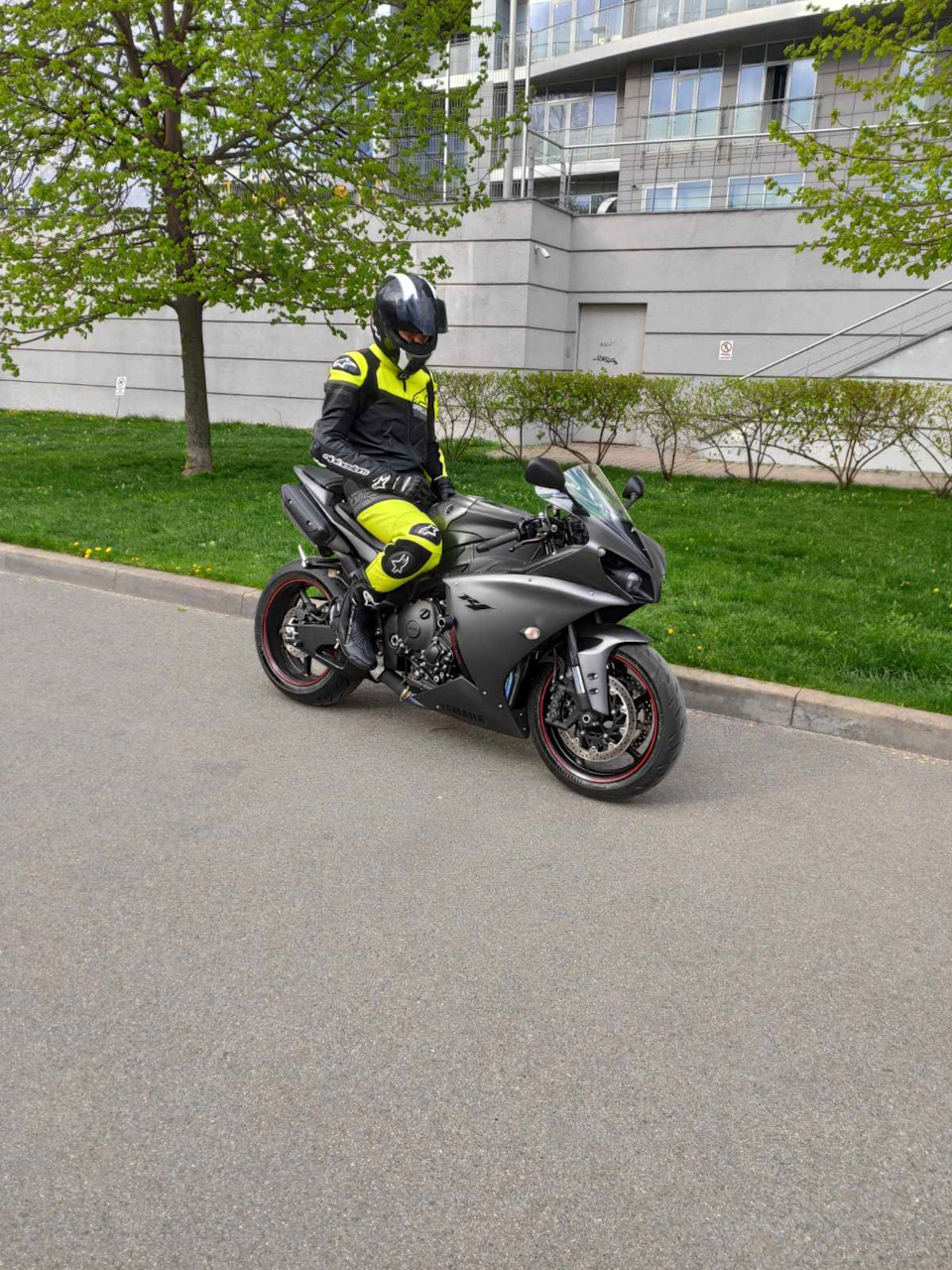 Нова іграшка YAMAHA R1 RN22 `13 | AMSOIL 4