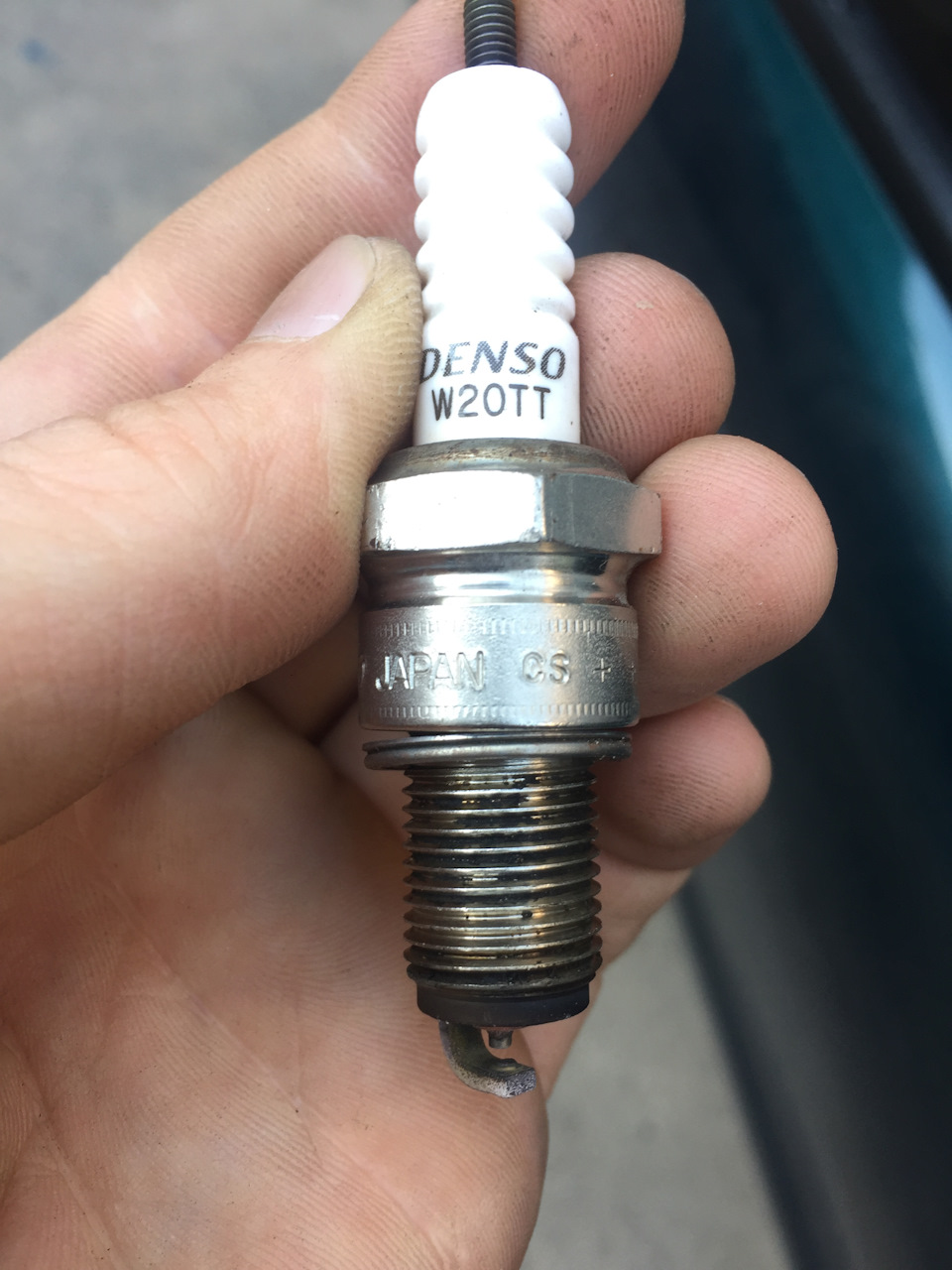 Заміна свічок Denso w20tt на такі ж ) Підсвічування моторного відсіку 3