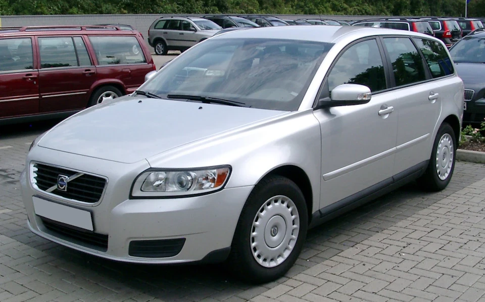 Volvo V50 варто брати