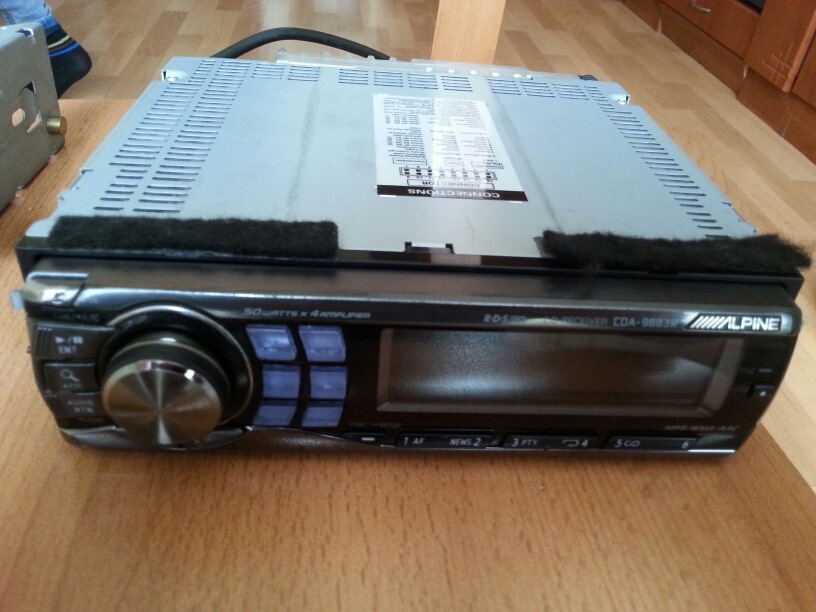 Продам Alpine CDA-9883R 2