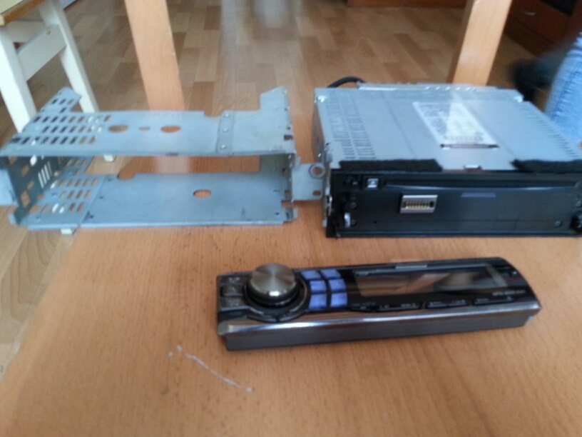 Продам Alpine CDA-9883R 4