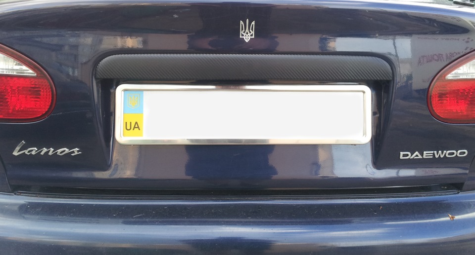 Рамка підсвічування номера Lanos в карбон 4