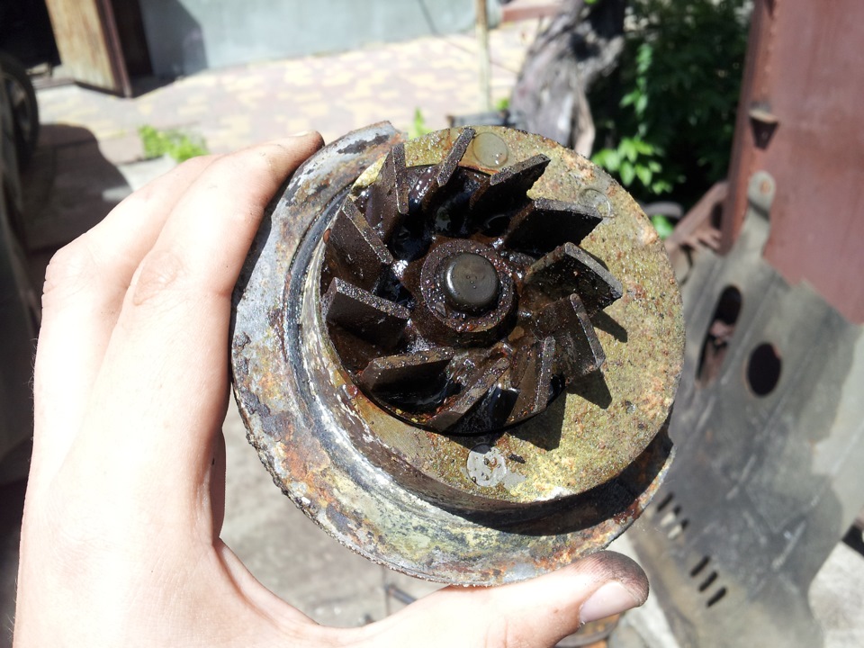 Розібрали двигун і знайшли причину поломки 4