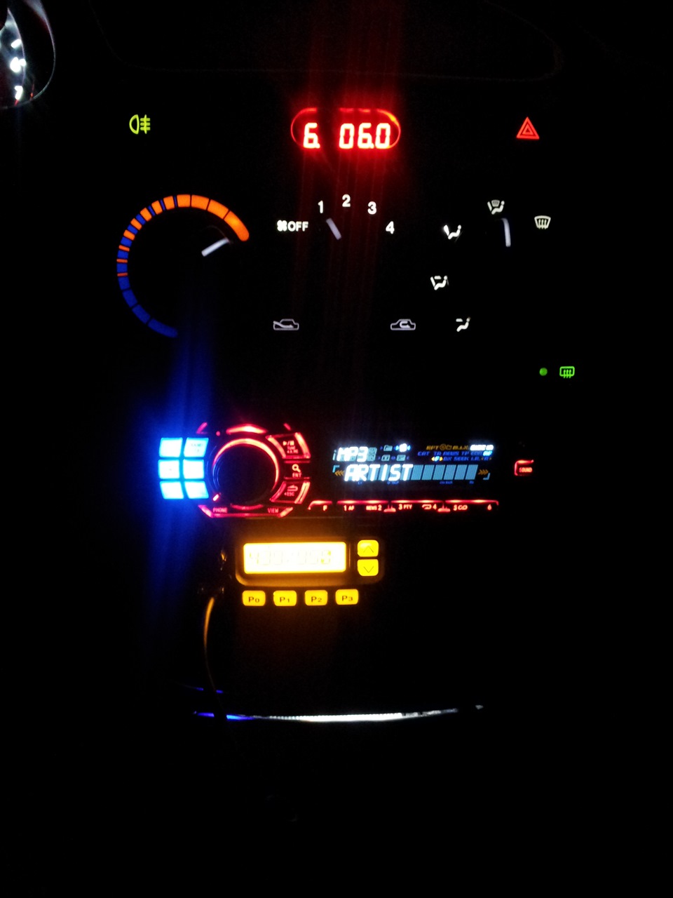 Встановив автомобільну радіостанцію Icom IC-F210 5