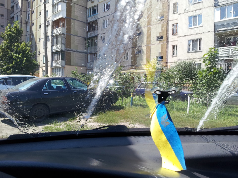 Заміна форсунок склоомивача 2