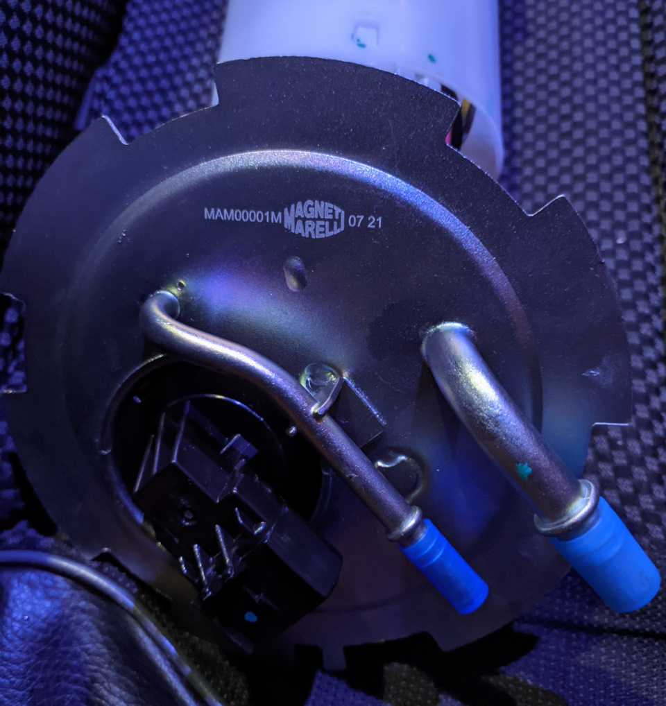Заміна паливного насоса в зборі Magneti Marelli 4